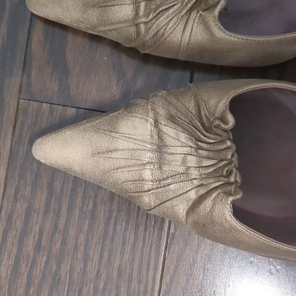 Gold Bally kitten heels - Picture 2 of 6